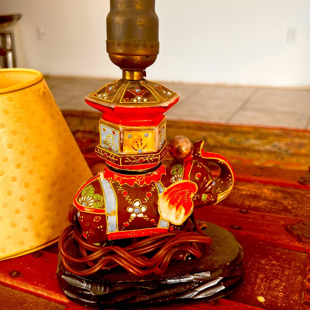 Vintage hand painted Japan elephant mini lamp w/shade